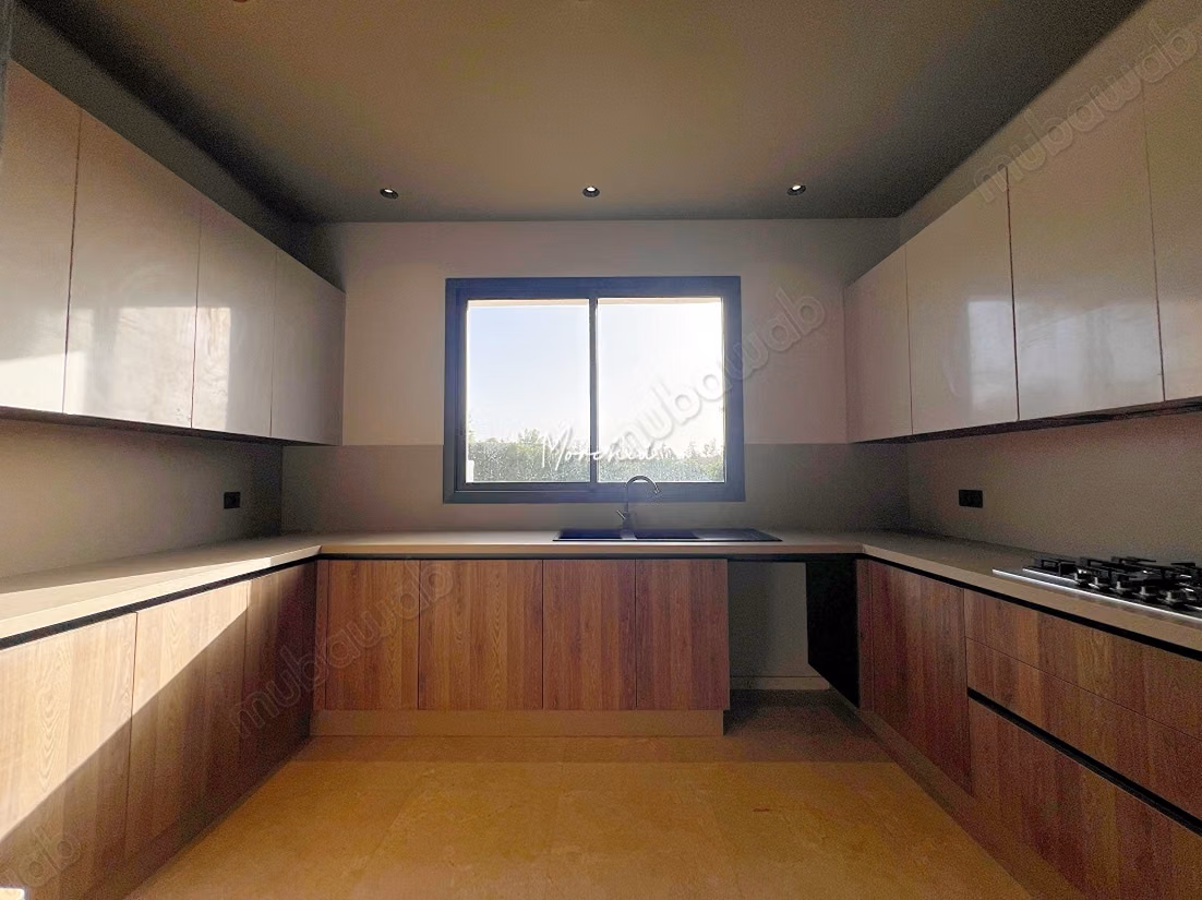 Villa neuve et rare à la location meublée, idéal pour un cadre de vie confortable et moderne à 6min du Morocco Mall