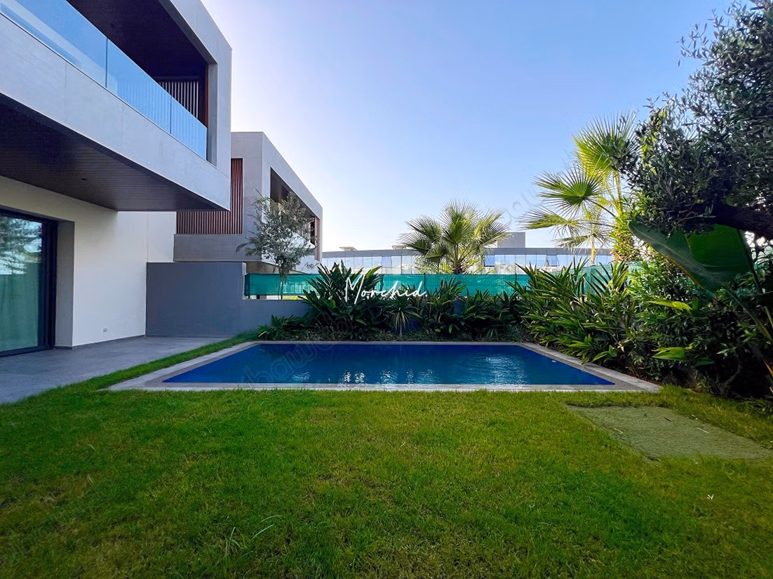 Villa neuve et rare à la location meublée, idéal pour un cadre de vie confortable et moderne à 6min du Morocco Mall