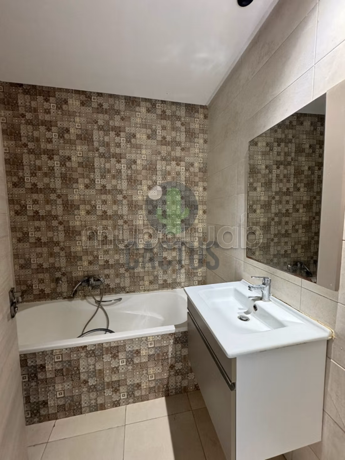 Location annuelle S2 vide dans une résidence à AFH