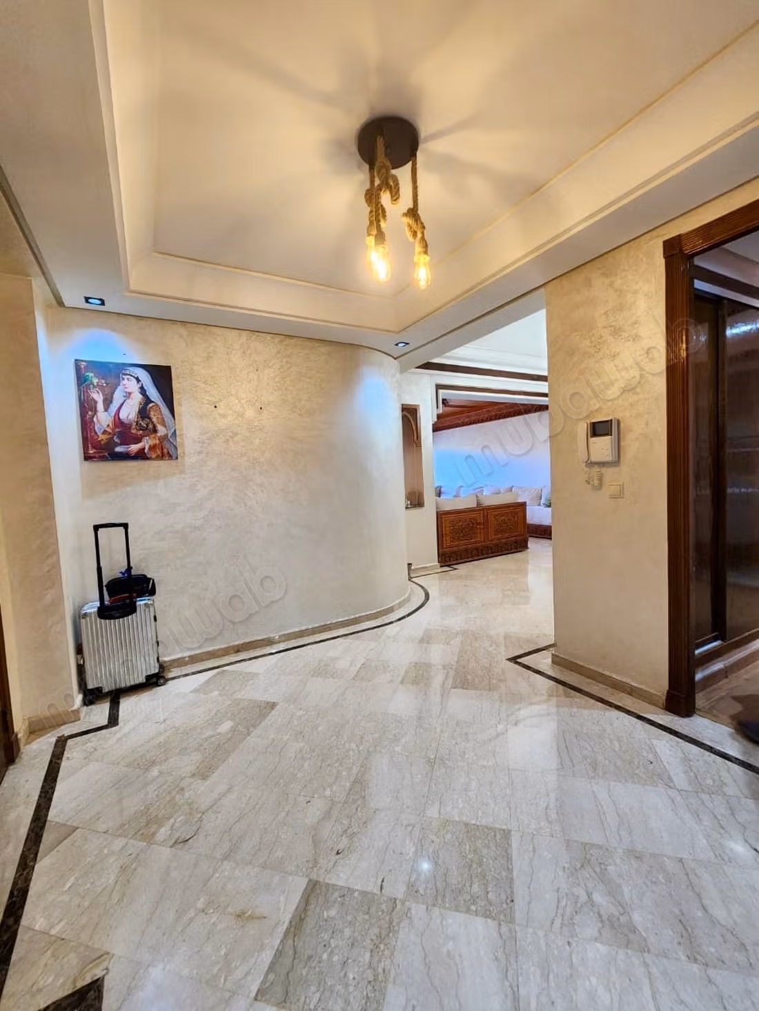 Appartamento di Alto Livello con Terrazza