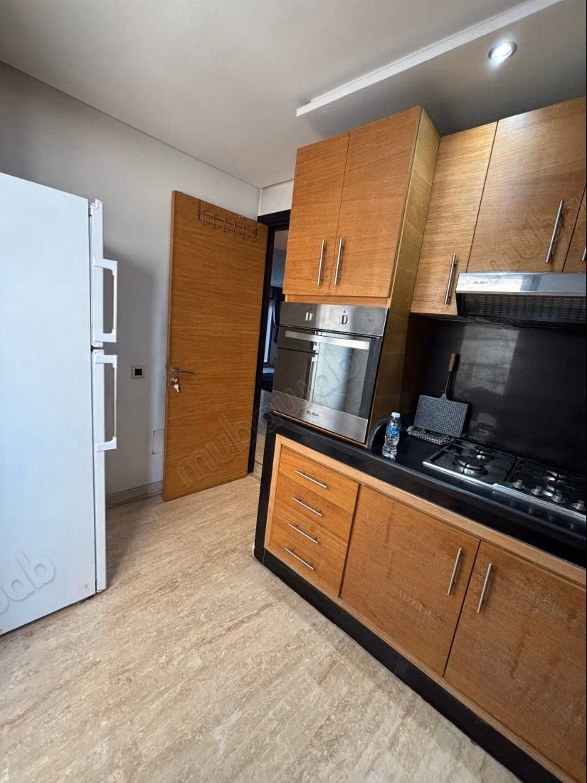 Muy bonito apartamento en alquiler en Belvédère. 2 habitaciones agradables. Bien amueblado