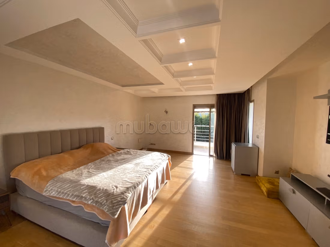 Vente villa de luxe à Quartier Des Ambassades. 10 pièces. Terrasse et jardin