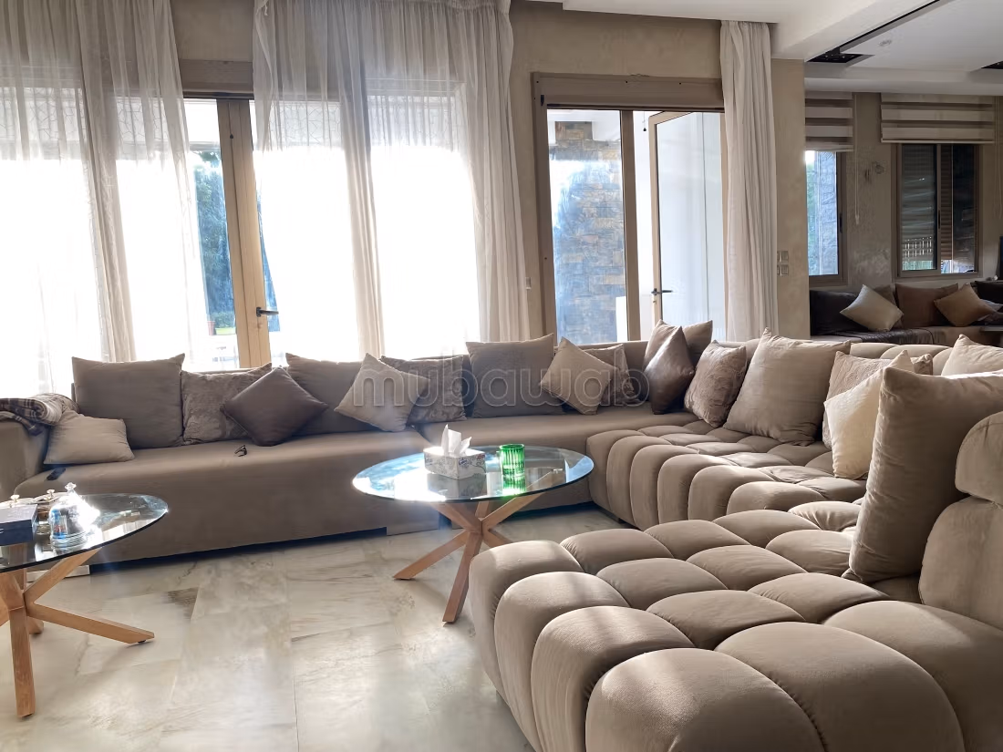 Vente villa de luxe à Quartier Des Ambassades. 10 pièces. Terrasse et jardin
