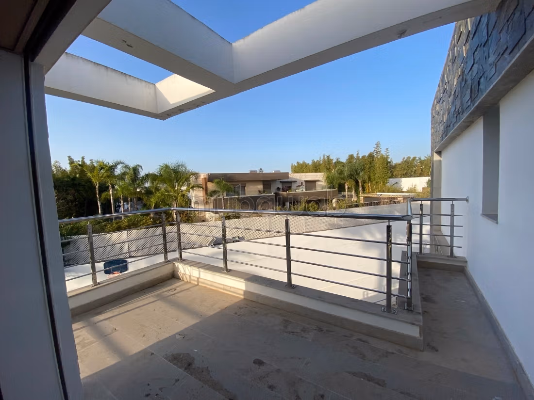 Vente villa de luxe à Quartier Des Ambassades. 10 pièces. Terrasse et jardin