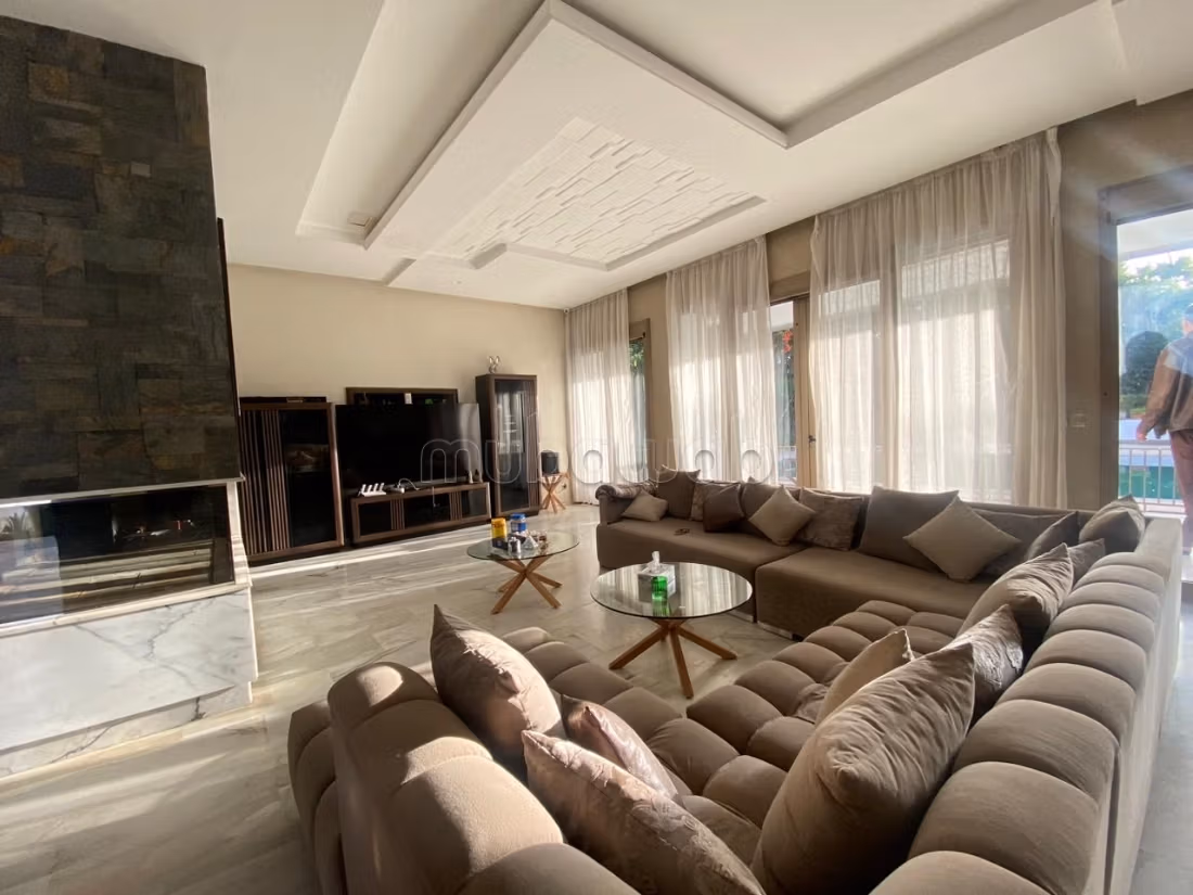 Vente villa de luxe à Quartier Des Ambassades. 10 pièces. Terrasse et jardin