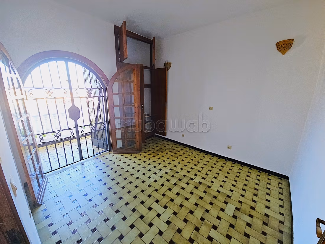 Maestosa residenza di lusso in affitto. 3 camere da letto. Giardino, terrazzo. 