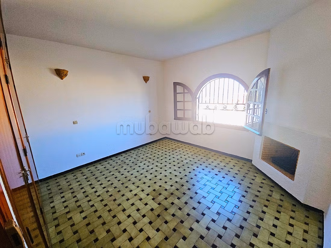 Maestosa residenza di lusso in affitto. 3 camere da letto. Giardino, terrazzo. 