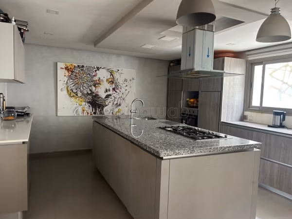 Nu te huur: appartementen in Souissi. Totale oppervlakte 135 m². Gemeubileerd.