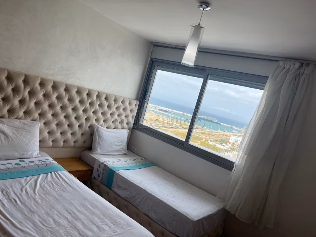Splendido appartamento in affitto a Centre. 2 belle camere da letto. Posto auto e ascensore