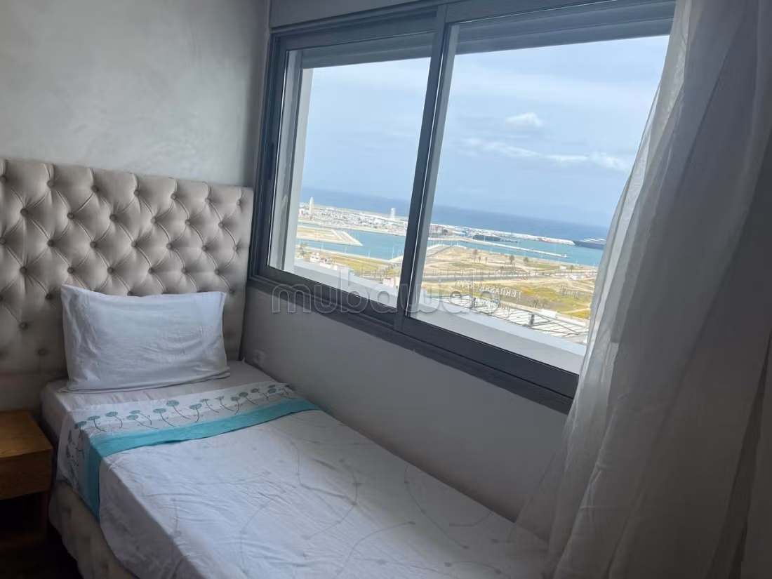 Splendido appartamento in affitto a Centre. 2 belle camere da letto. Posto auto e ascensore
