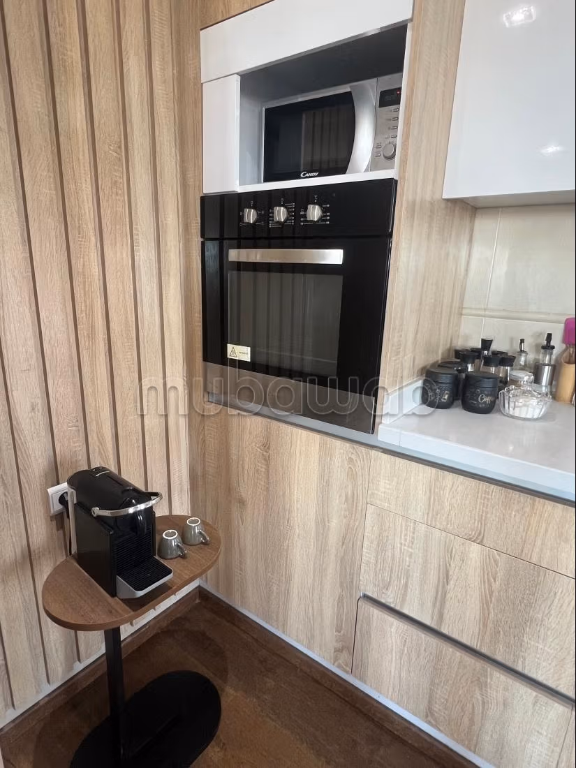 Splendido appartamento in affitto a Centre. 2 belle camere da letto. Posto auto e ascensore