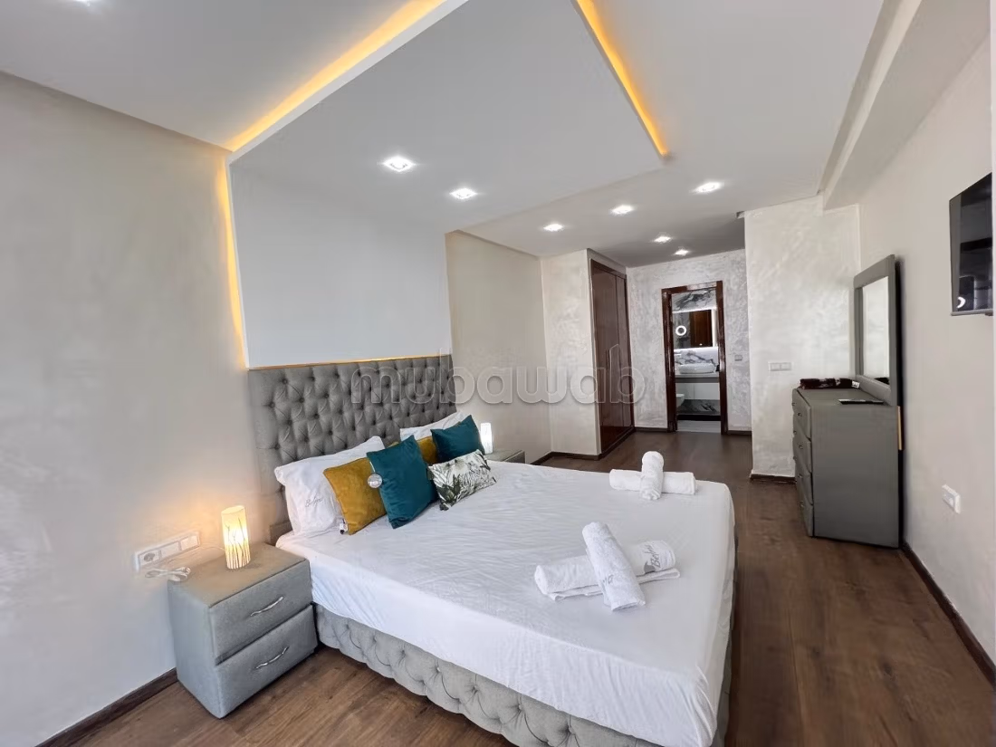 Splendido appartamento in affitto a Centre. 2 belle camere da letto. Posto auto e ascensore