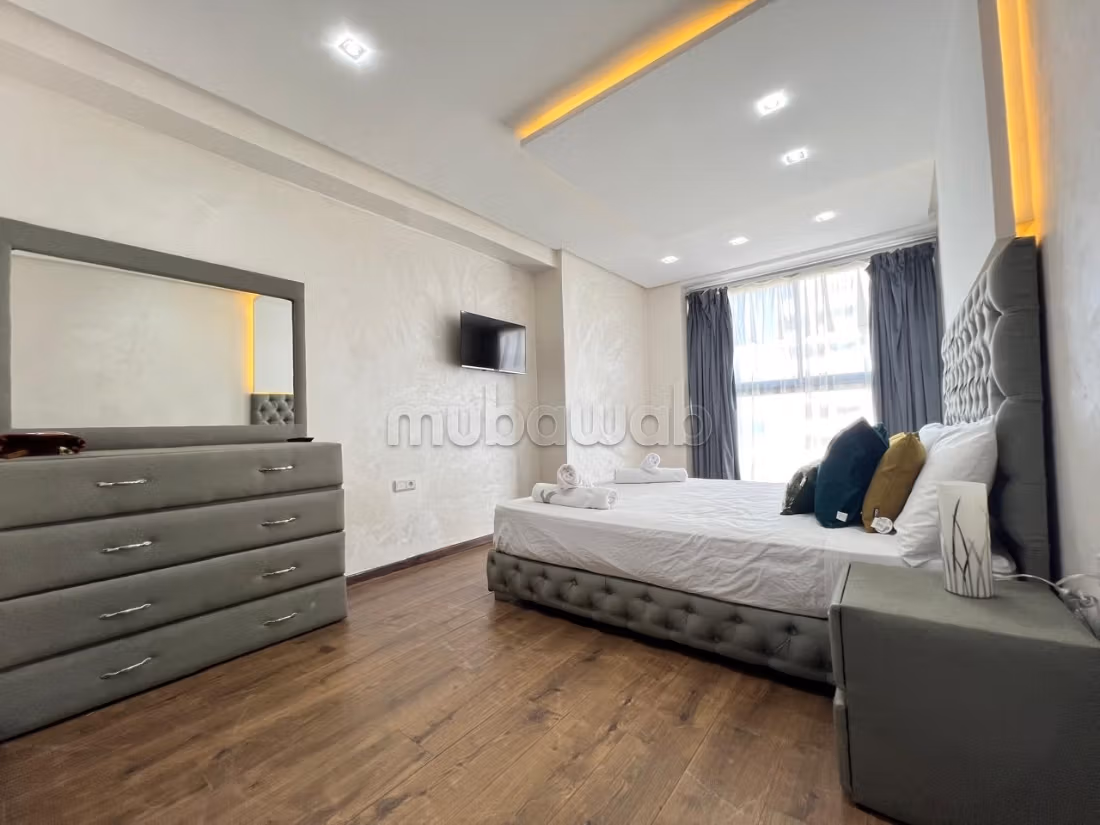 Splendido appartamento in affitto a Centre. 2 belle camere da letto. Posto auto e ascensore