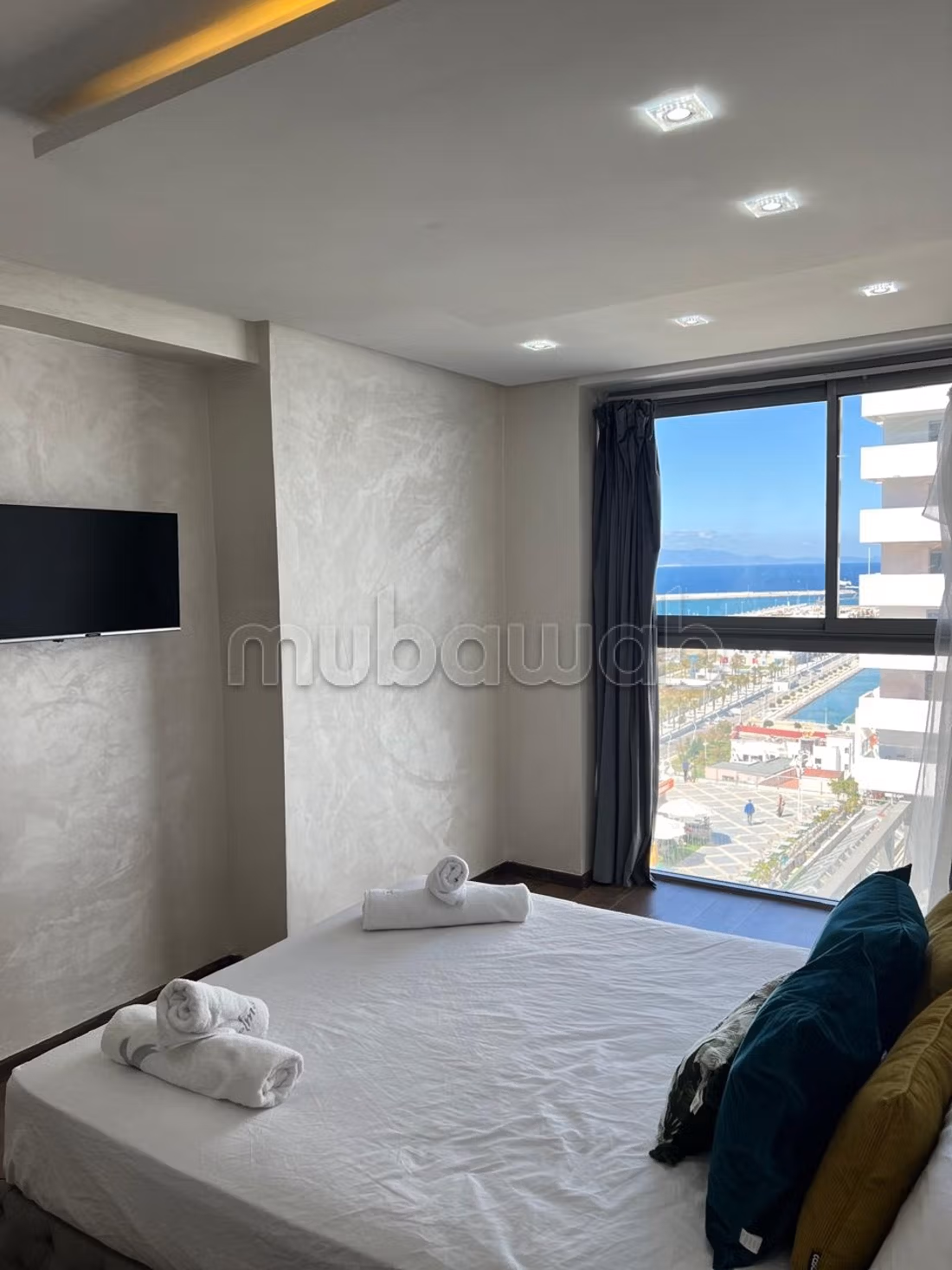 Splendido appartamento in affitto a Centre. 2 belle camere da letto. Posto auto e ascensore