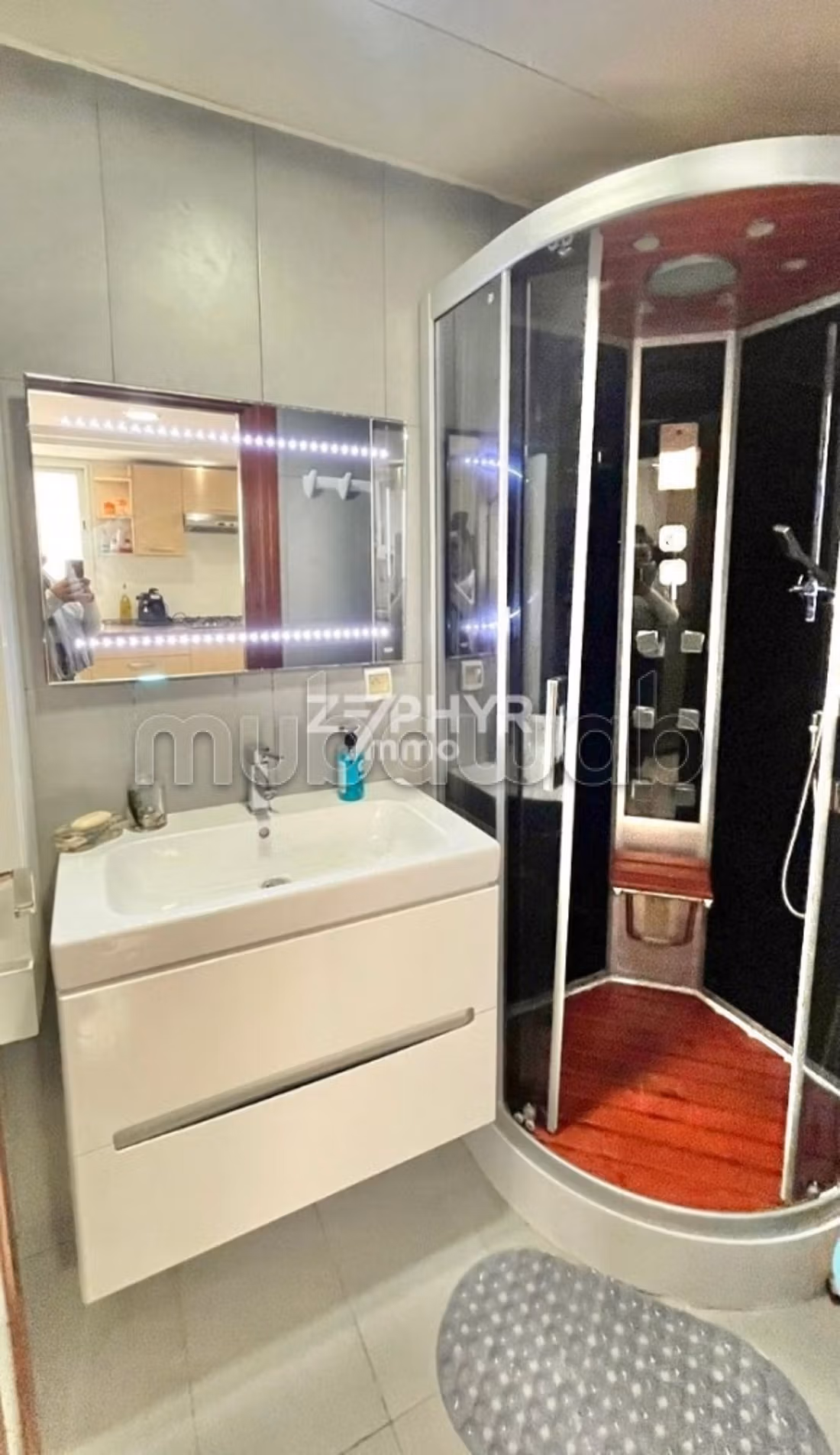 Apartment for rent in La Marsa. Area of 150 m². Fitted kitchen. 