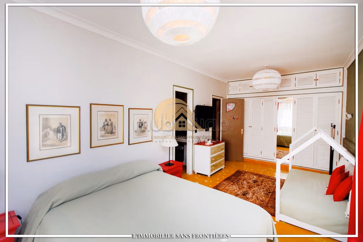 Superbe Villa à vendre, 2300m², piscine privée, Targa