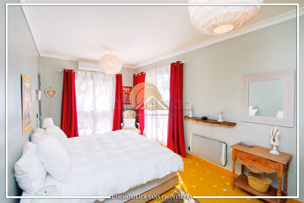 Superbe Villa à vendre, 2300m², piscine privée, Targa
