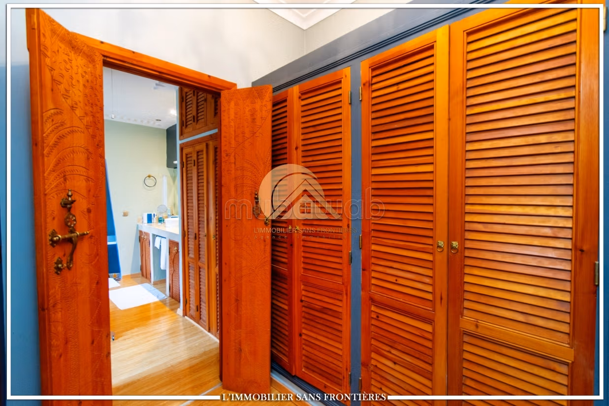 Superbe Villa à vendre, 2300m², piscine privée, Targa