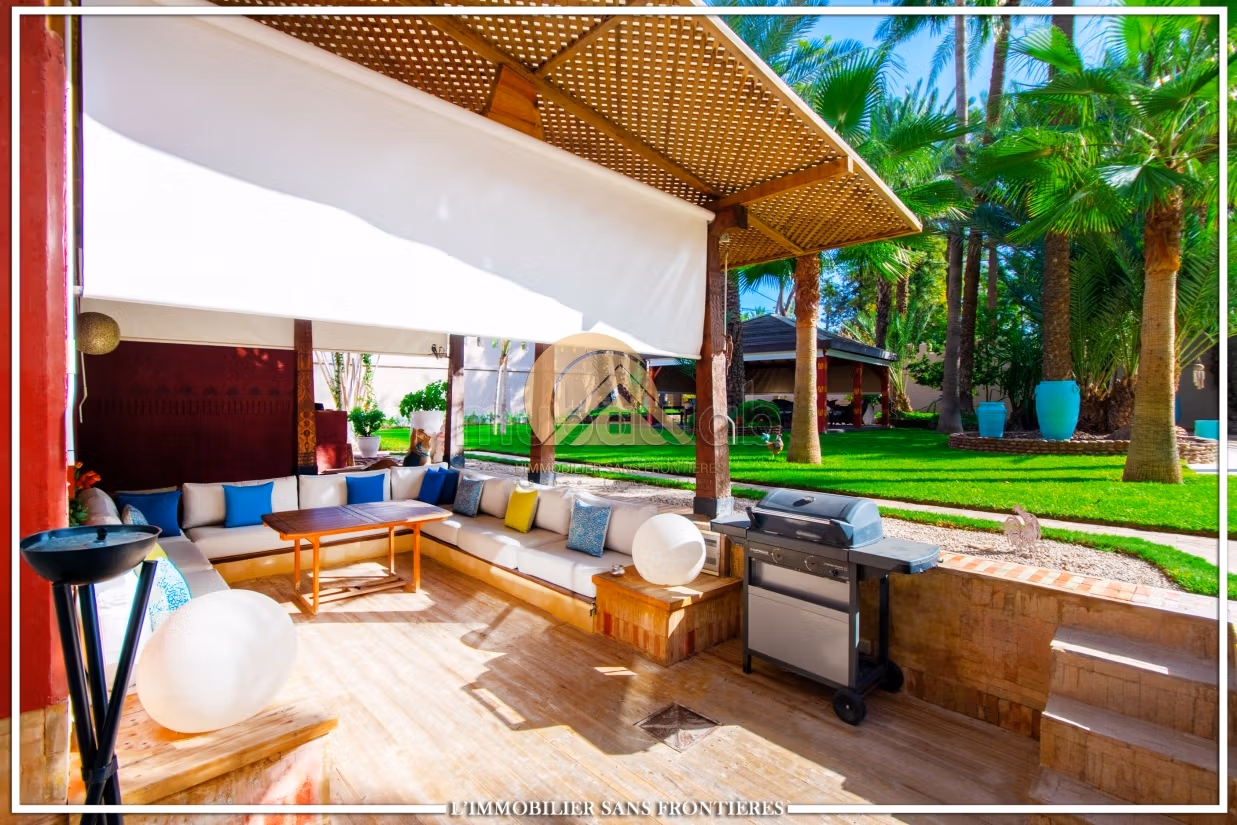 Superbe Villa à vendre, 2300m², piscine privée, Targa