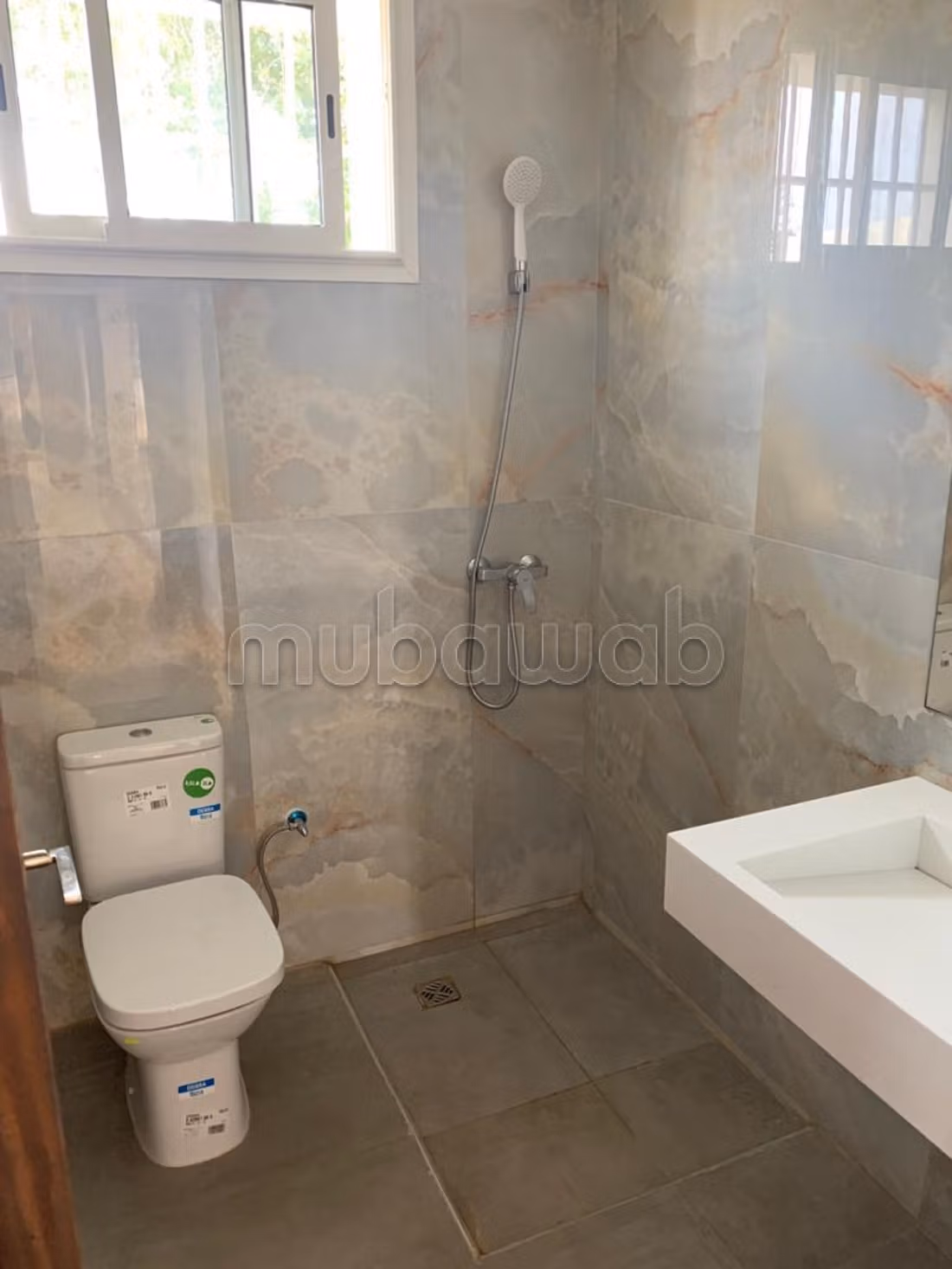 Superba villa in affitto a Hassan. Superficie 400 m²