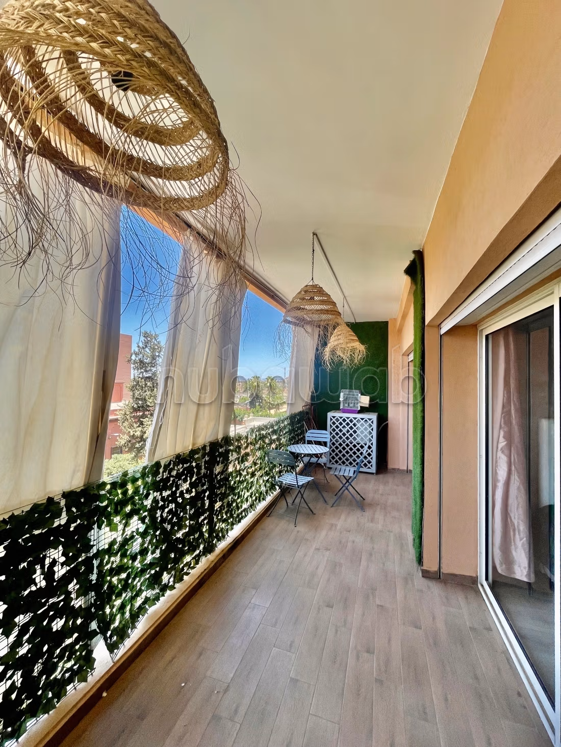 Appartement de vacances à louer à Hay Saada 1.2 chambres. Avec ascenseur et terrasse