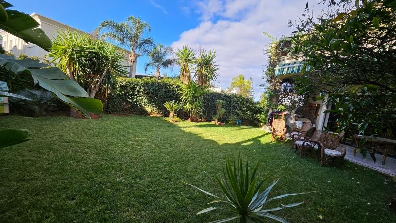 Nu kopen: villa's en luxe woningen in Californie. Totale oppervlakte 513 m². Traditionele, Marokkaanse woonkamer en beveiligingsyssteem.