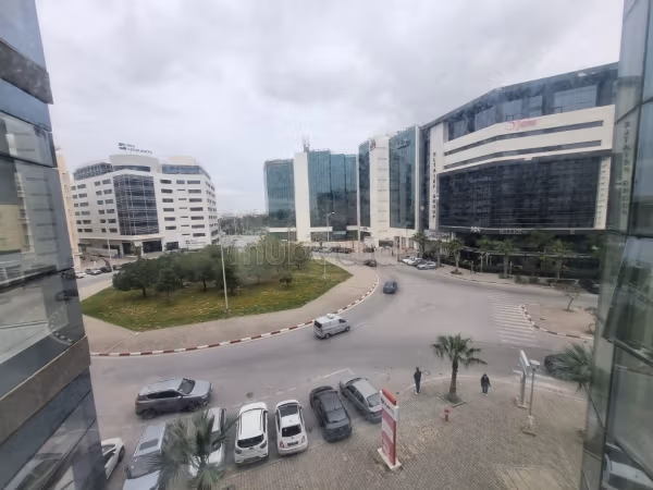 Offices for sale in Les Berges Du Lac 2. Dimension 63 m². Secured door and central heating