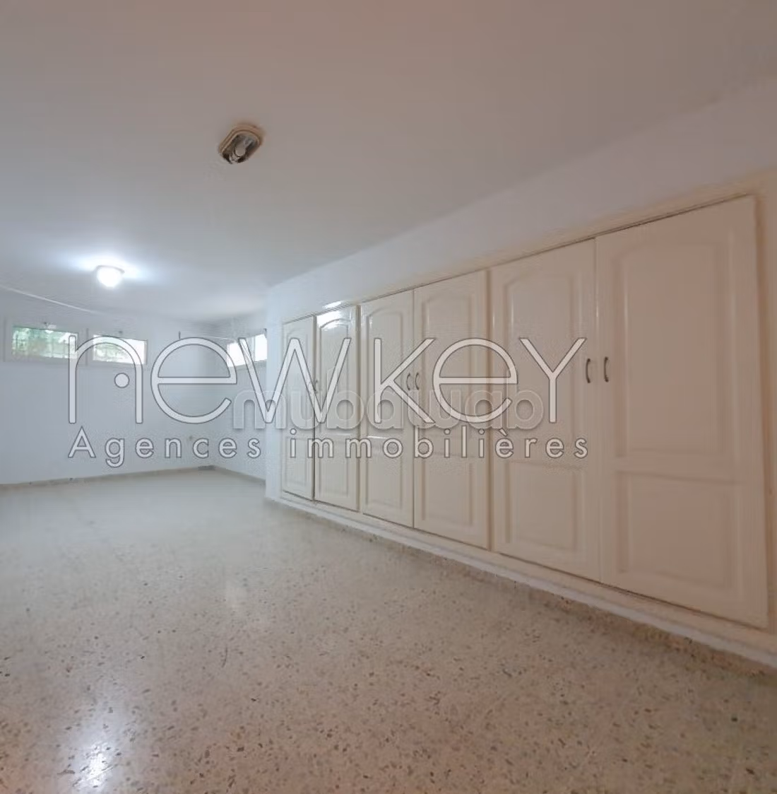 Villa S5 à vendre aux Jardins de l'Aouina