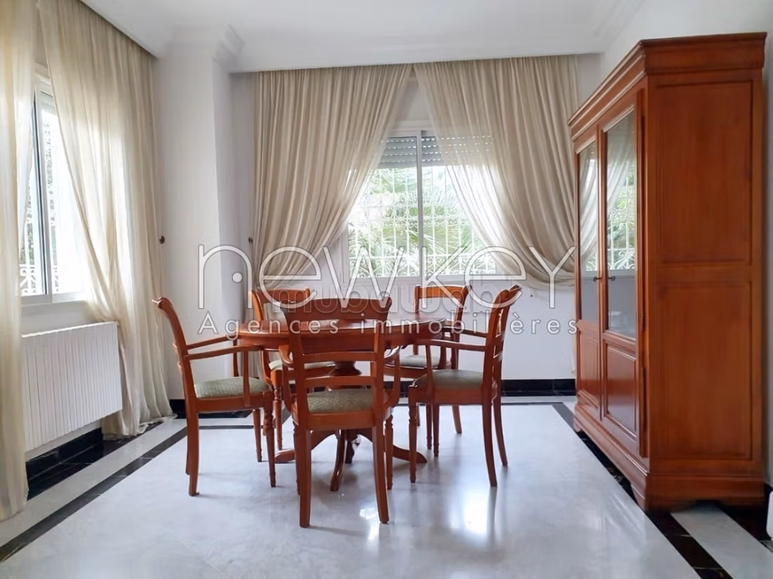Villa S5 à vendre aux Jardins de l'Aouina