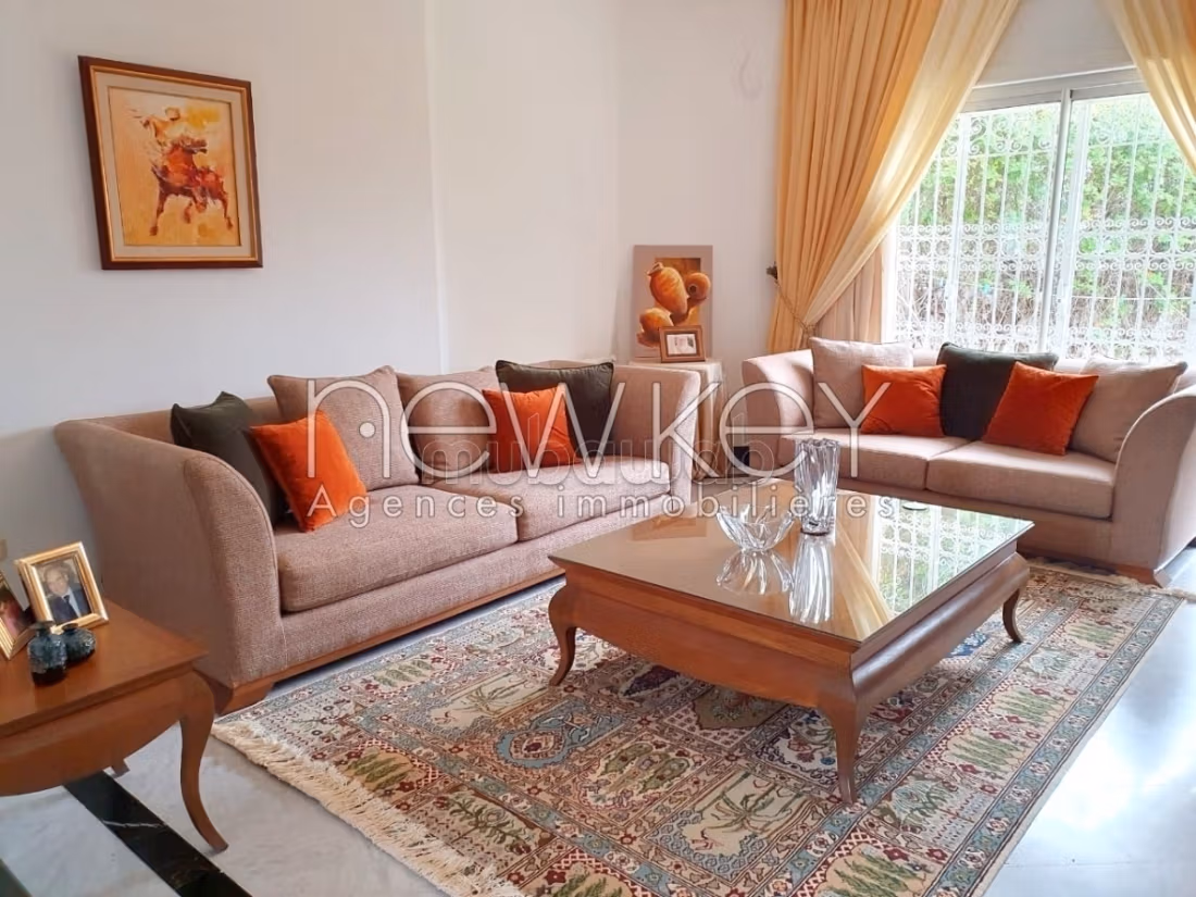 Villa S5 à vendre aux Jardins de l'Aouina