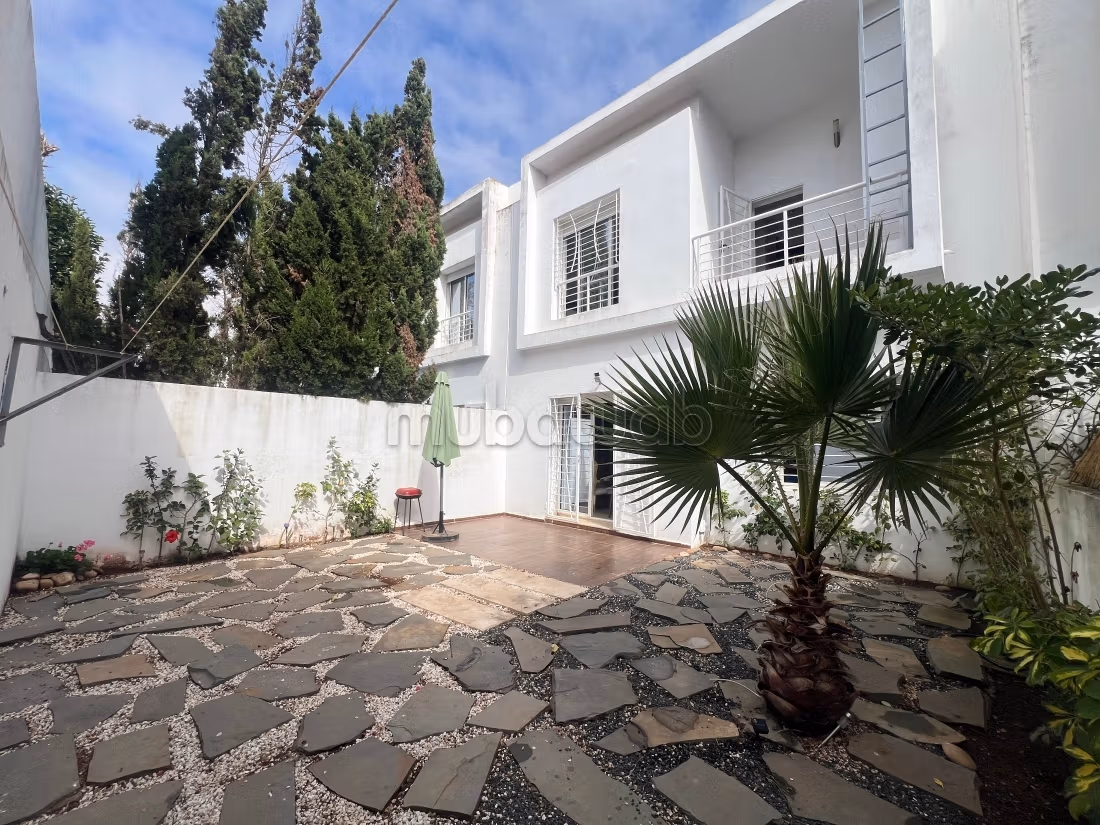 TAMARIS: Location Villa Meublée Avec Double Jardin