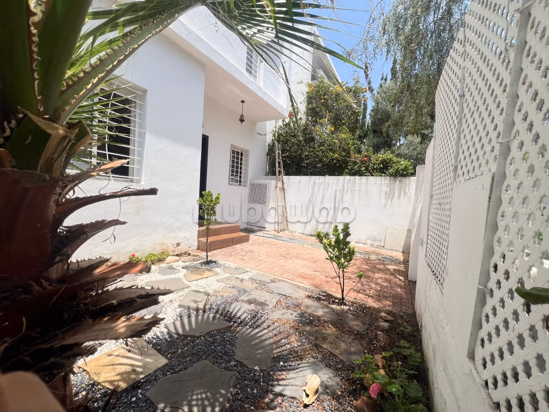 TAMARIS: Location Villa Meublée Avec Double Jardin