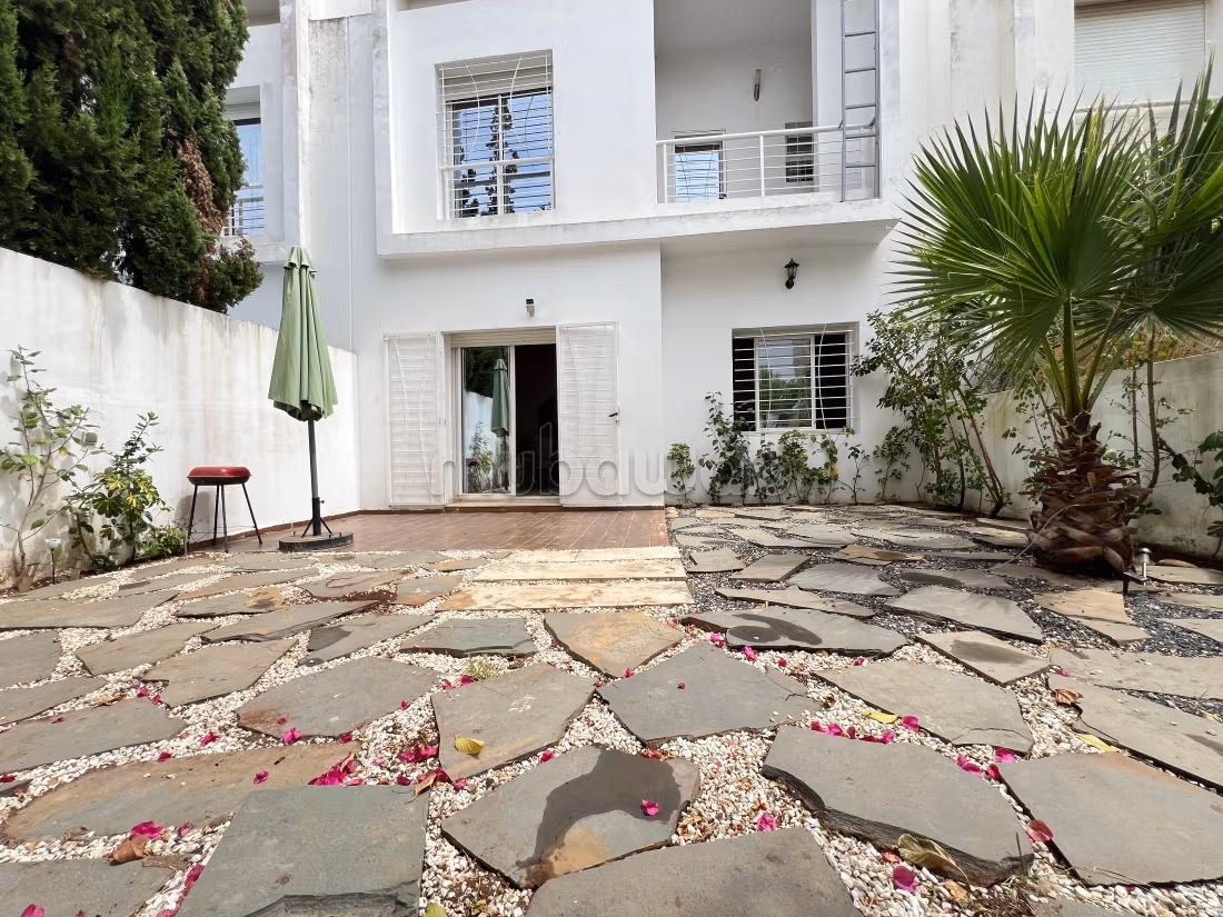 TAMARIS: Location Villa Meublée Avec Double Jardin