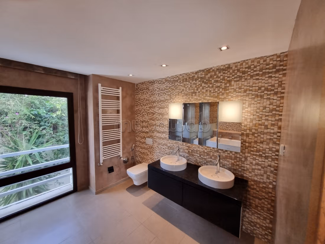 0% Commission / A vendre une Villa à Menzah 1