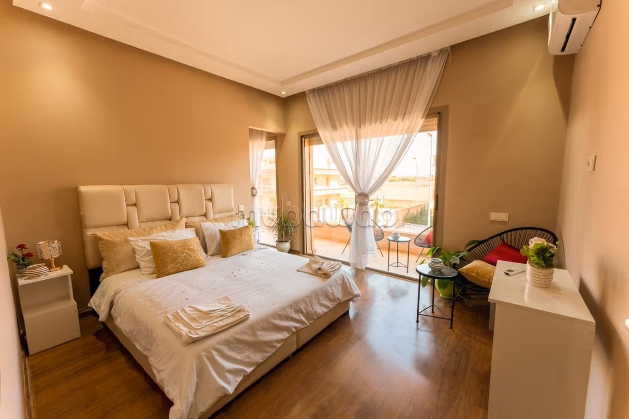 Nu te huur: villa's en luxe woningen in Riad Al Atlas. 5 Kamers. Garage en mooi terras. 