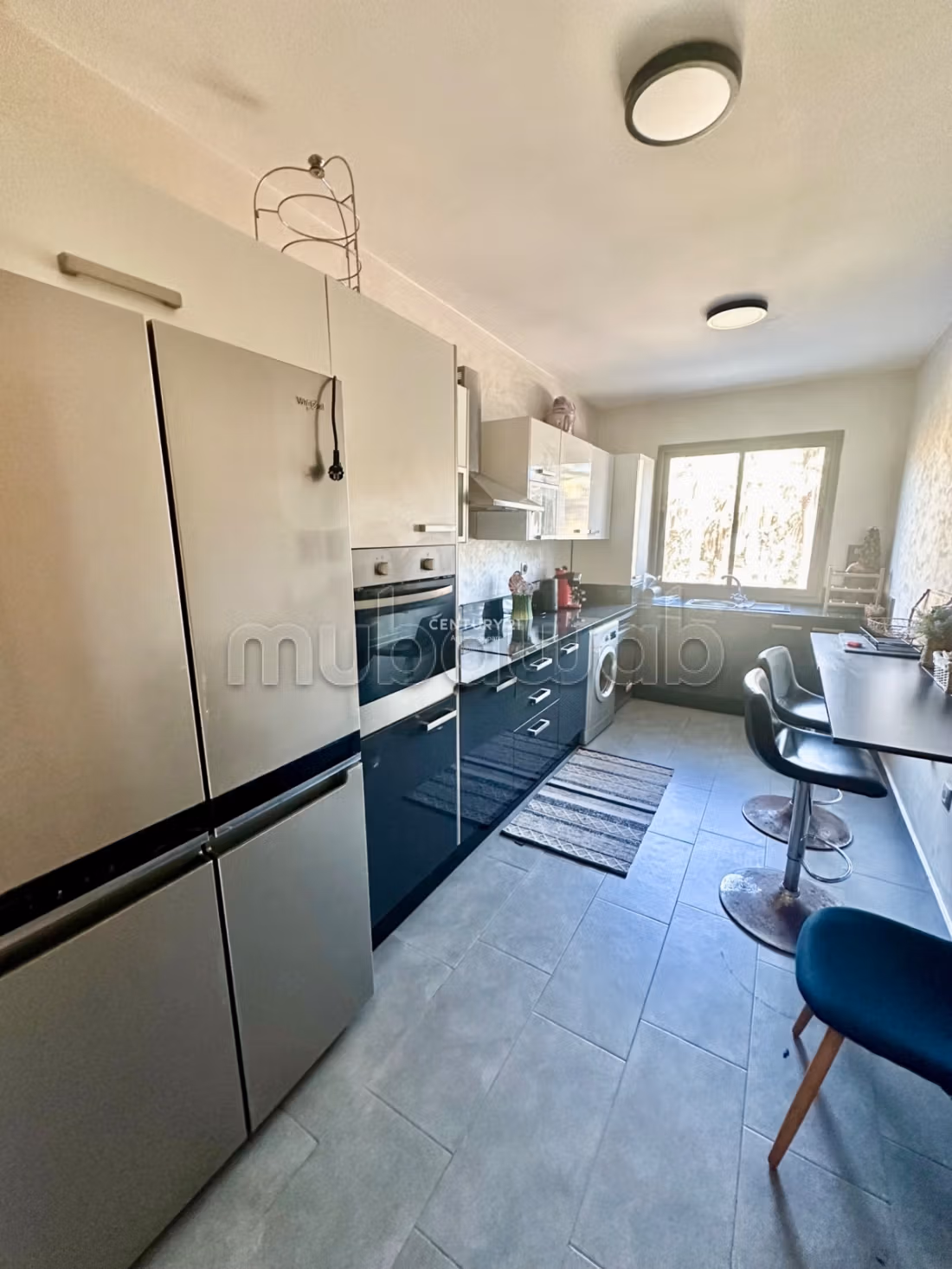 Appartement lumineux à louer, vue imprenable sur mer