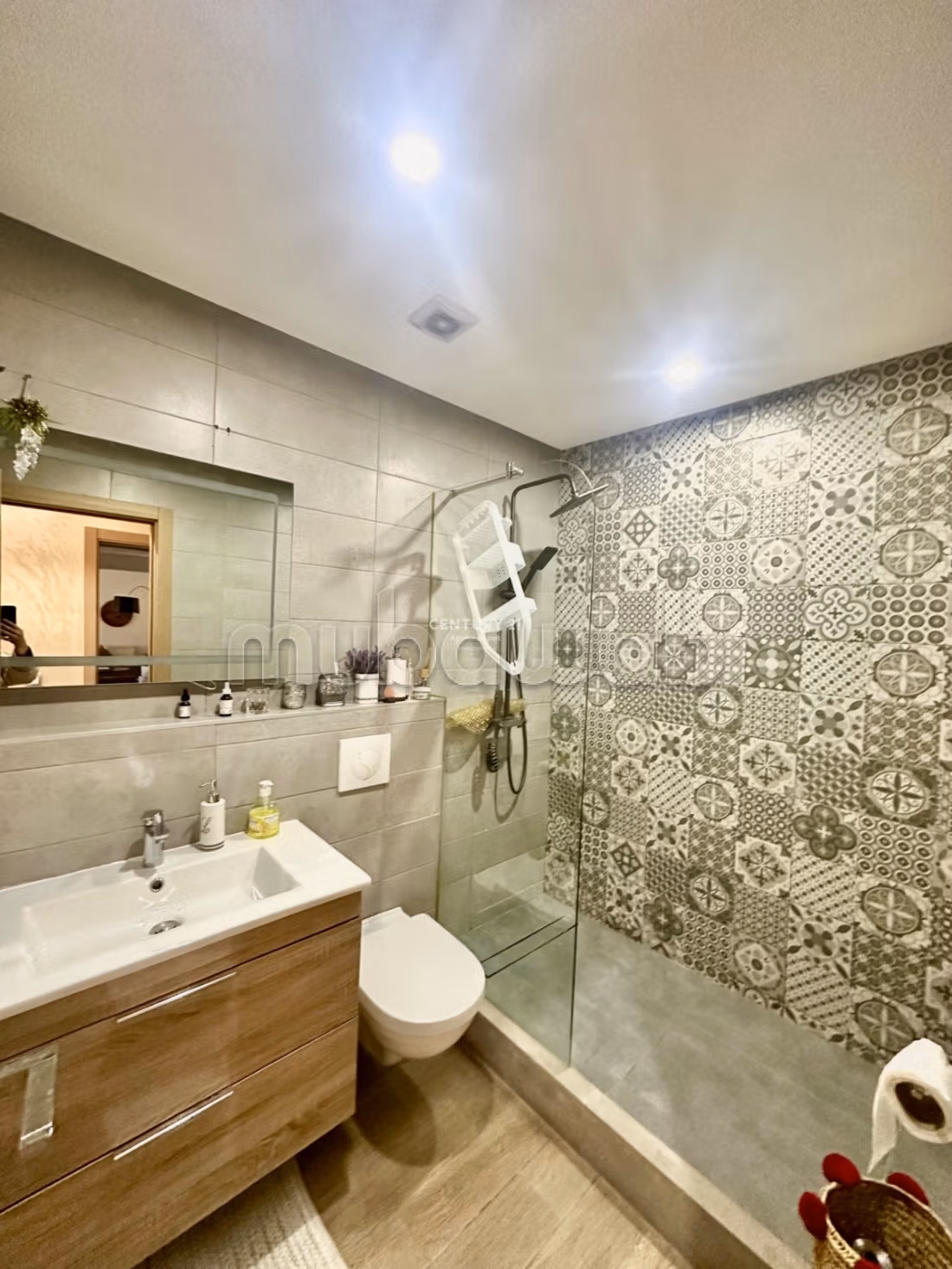 Appartement lumineux à louer, vue imprenable sur mer