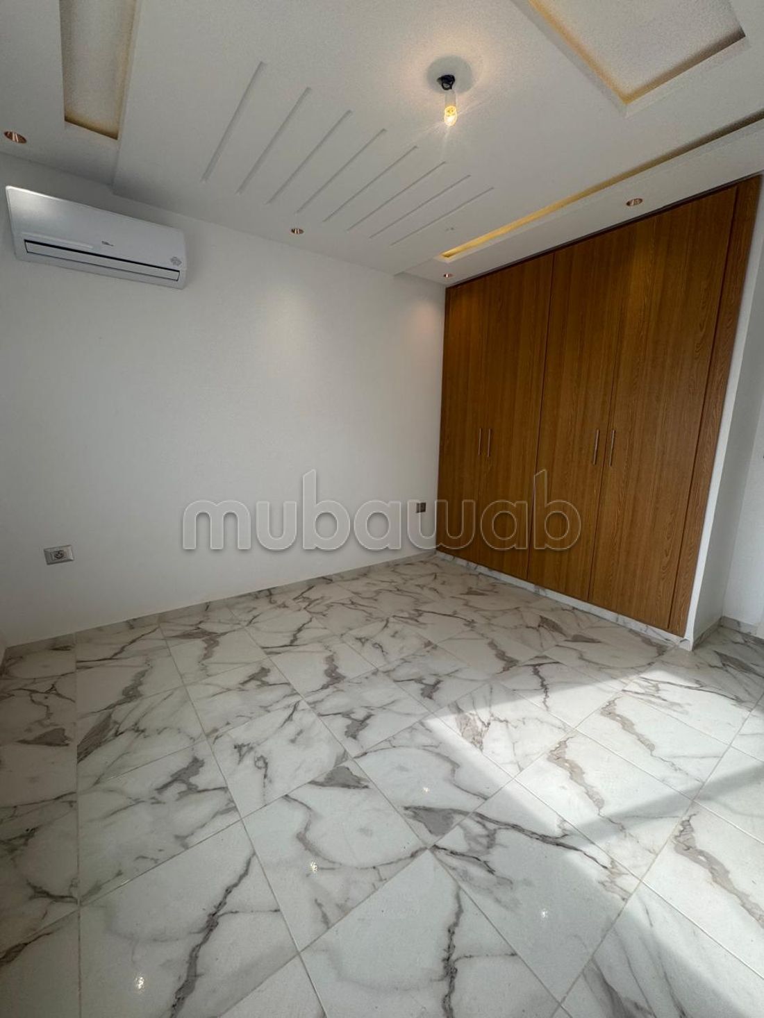 S1 neuf pied dans l'eau en vente