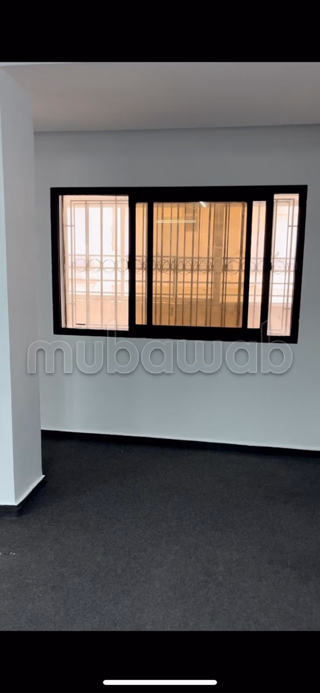 Location de bureaux en Centre Ville. Surface de 144 m². Ascenseur et stationnement
