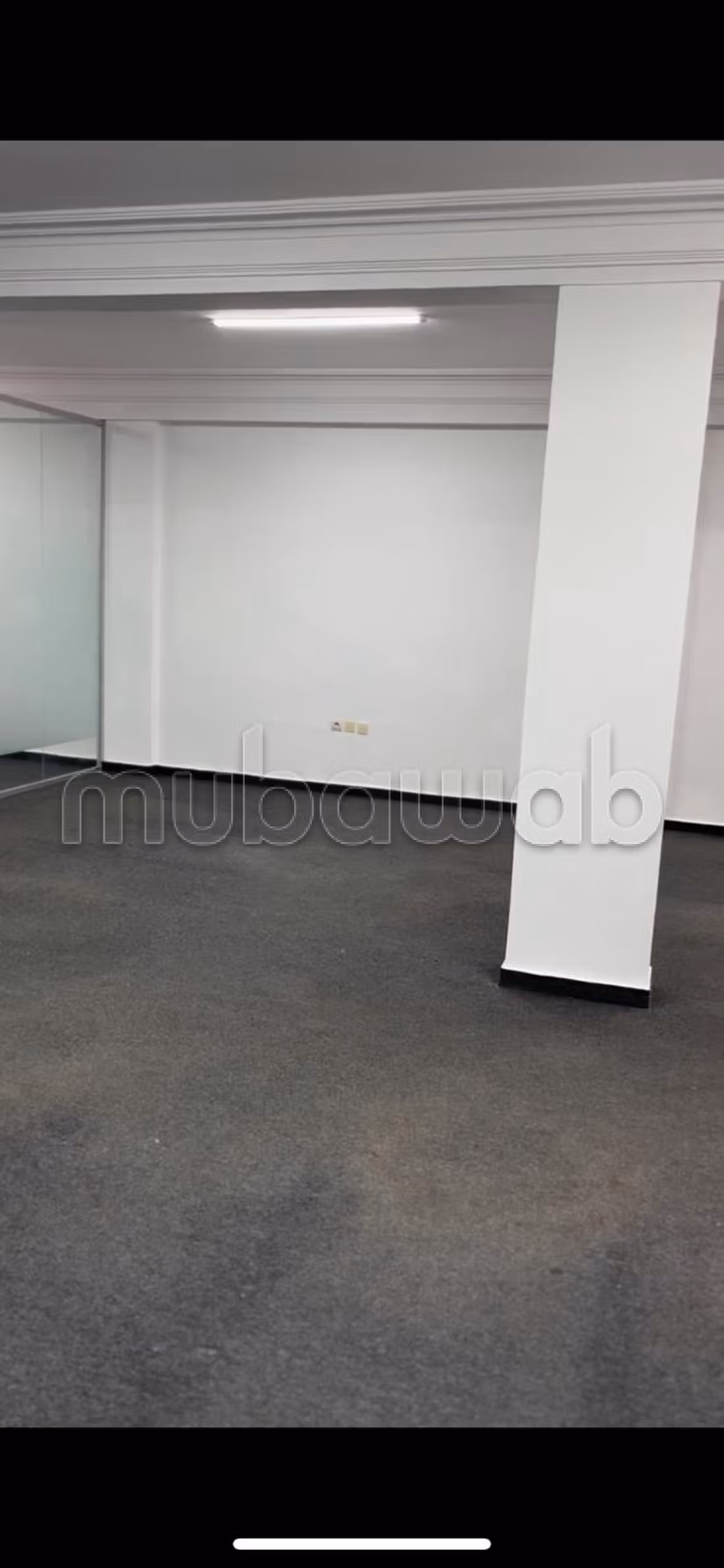 Location de bureaux en Centre Ville. Surface de 144 m². Ascenseur et stationnement