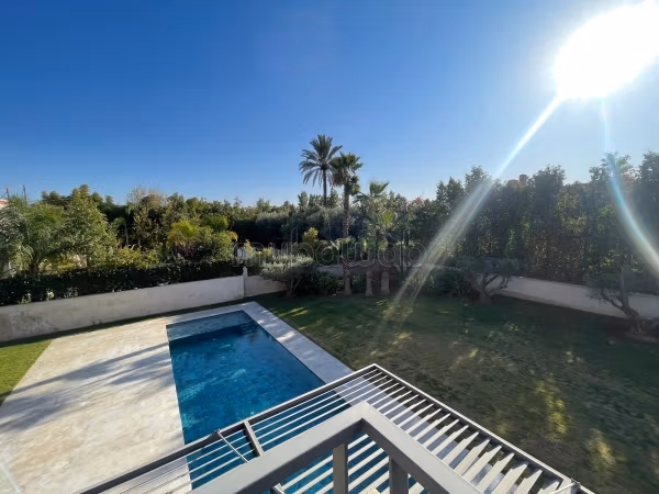 Villa di lusso in vendita a Amelkis. 7 locali. Giardino e terrazzo. 