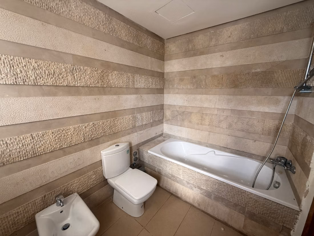 Luxury home for sale. 3 beautiful rooms. Working fireplace, Residence with swimming pool. 
