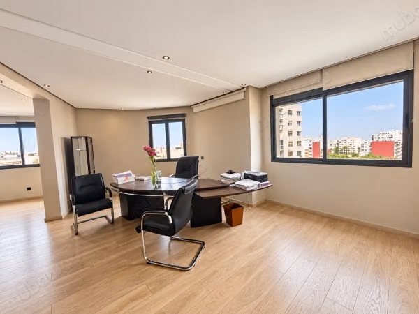 Offices for rent in Gauthier. Area 160 m². 