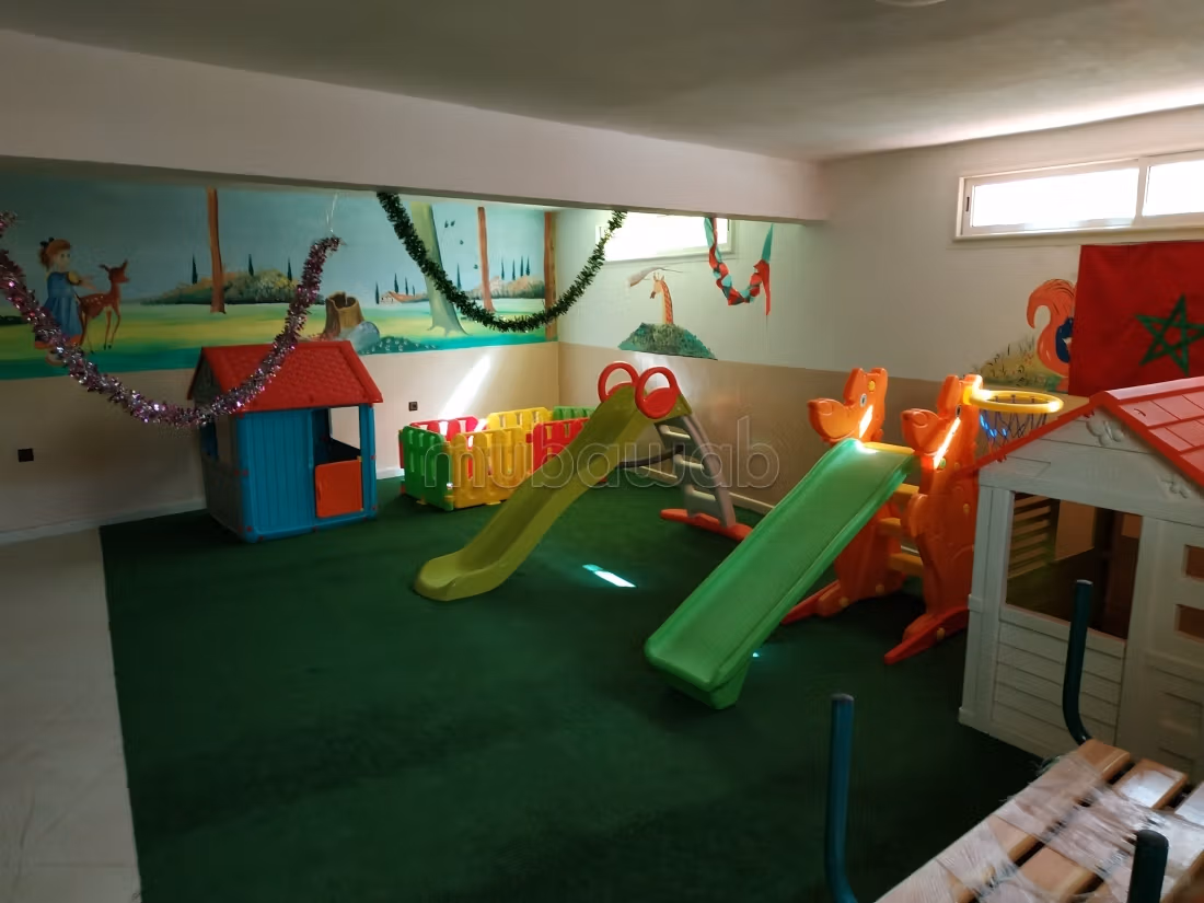 School Versatile Commercial Building 360m2 TAMESNA