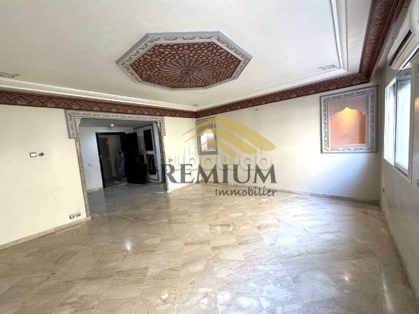 بيع شقة باكدال. المساحة 142 م². موقف سيارات ومصعد