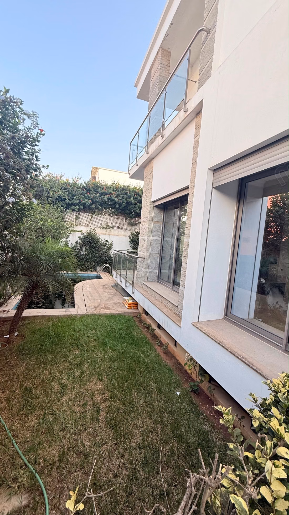 Luxury villa for rent in Riyadh. 3 bedrooms. Windows with double glazing and armored door