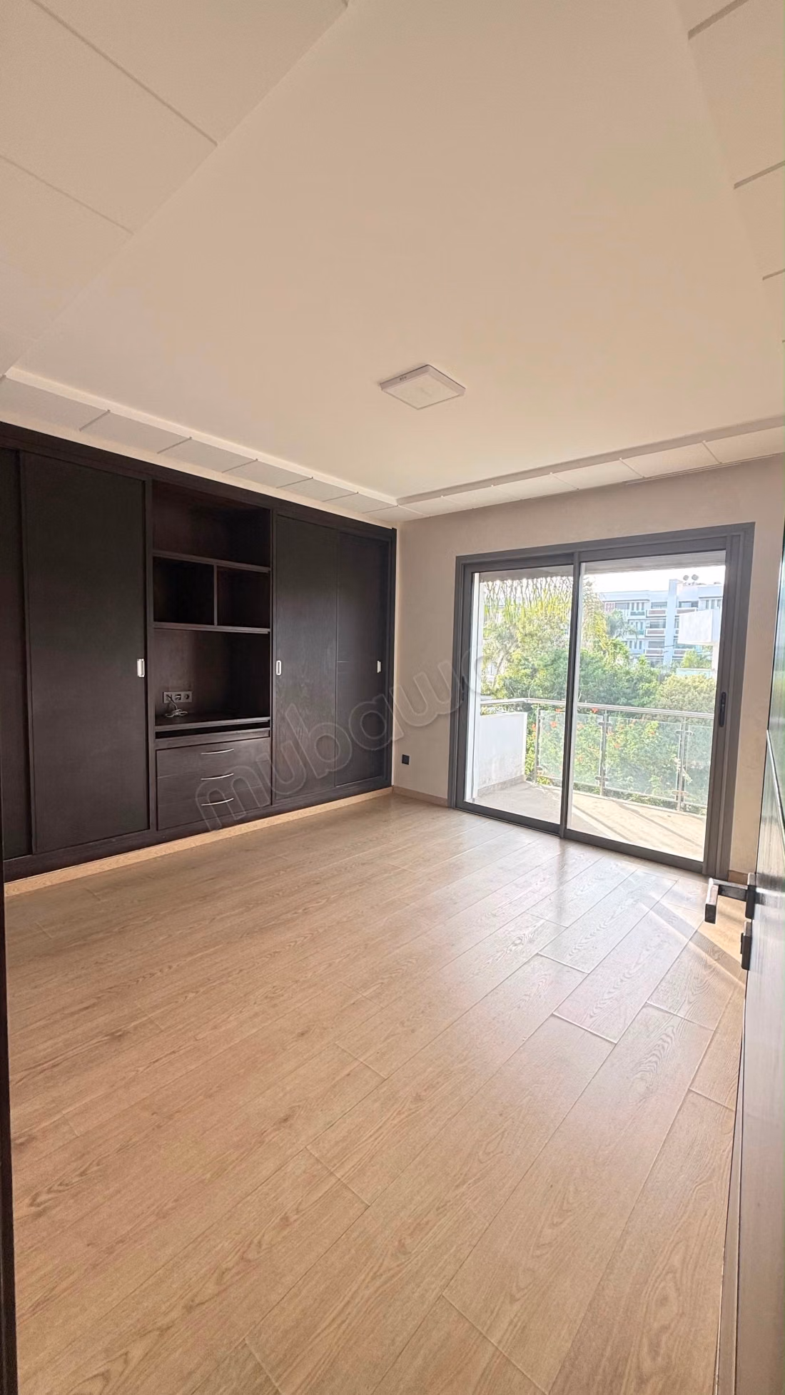 Luxury villa for rent in Riyadh. 3 bedrooms. Windows with double glazing and armored door