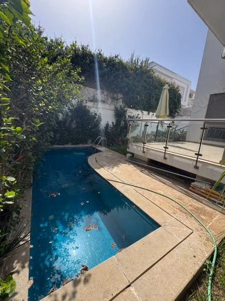 Luxury villa for rent in Riyadh. 3 bedrooms. Windows with double glazing and armored door