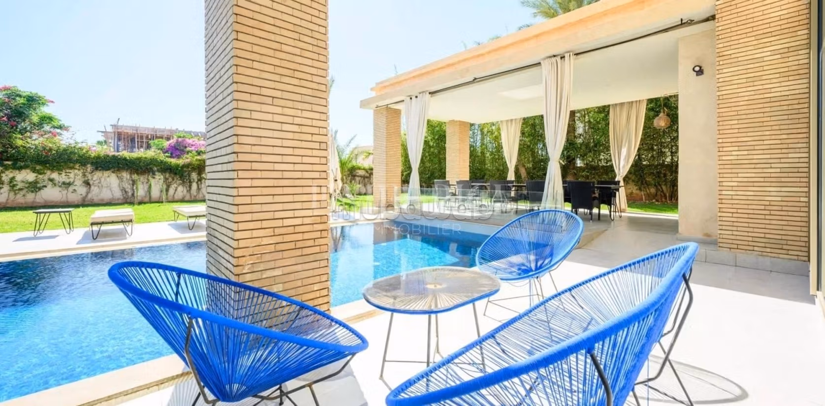 Fabulous house for sale in Amelkis. 5 lovely rooms. Air conditioning and fireplace. 