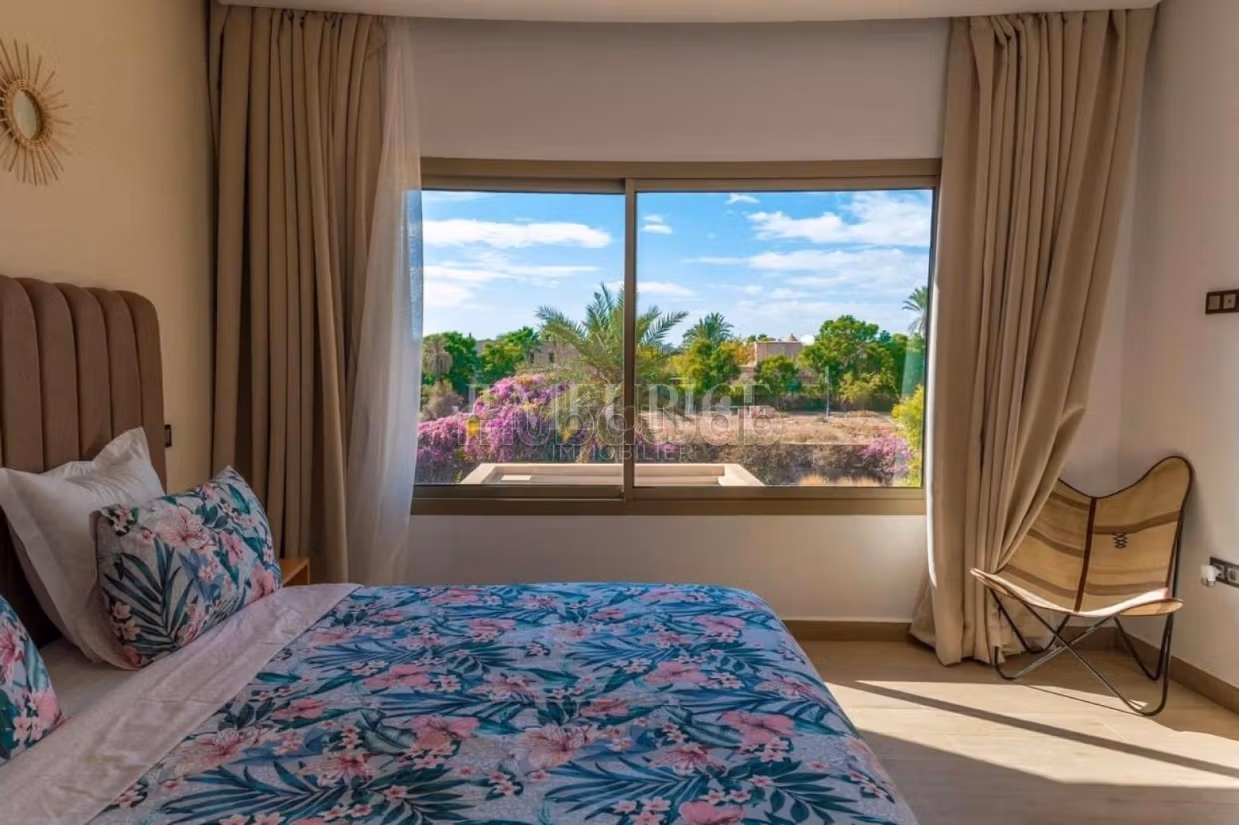 Fabulous house for sale in Amelkis. 5 lovely rooms. Air conditioning and fireplace. 